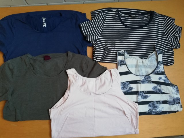 Komplet nosečniških majic 44 = 6 eur