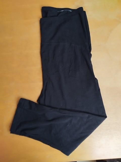 Kapri pajkice za nosečnico 42 - 44 = 3 eur