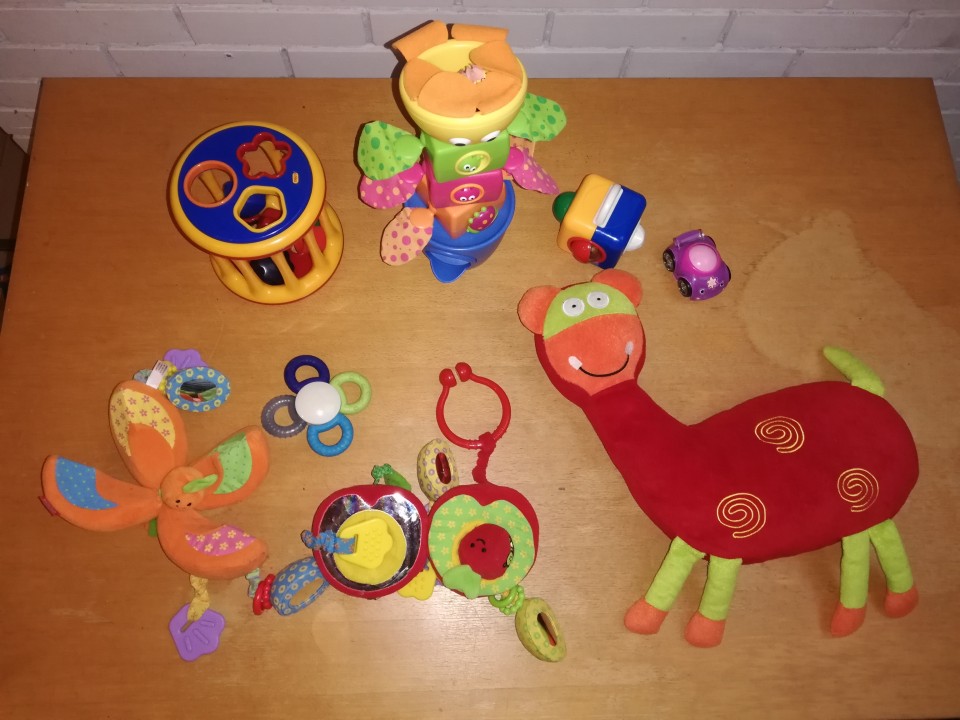 Komplet igrač = 4 eur
