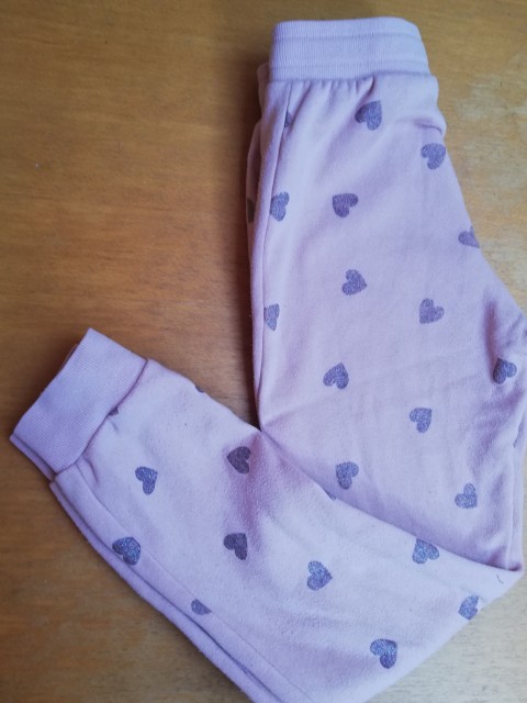 Topla trenirka 134 - 140 = 1 eur