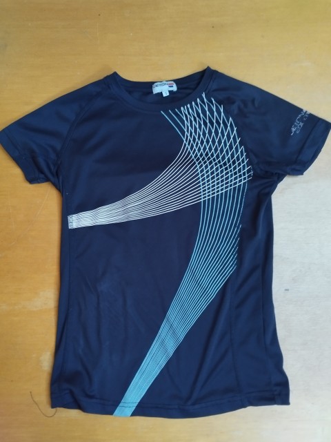 Športna majica 152 = 1 eur