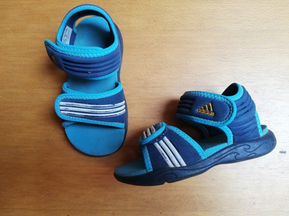 sandali adidas št. 24 = 2 eur