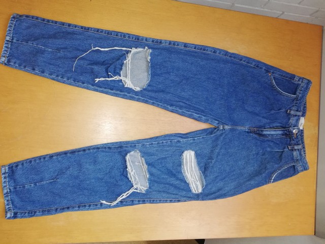 Kavbojke 38 = 4 eur