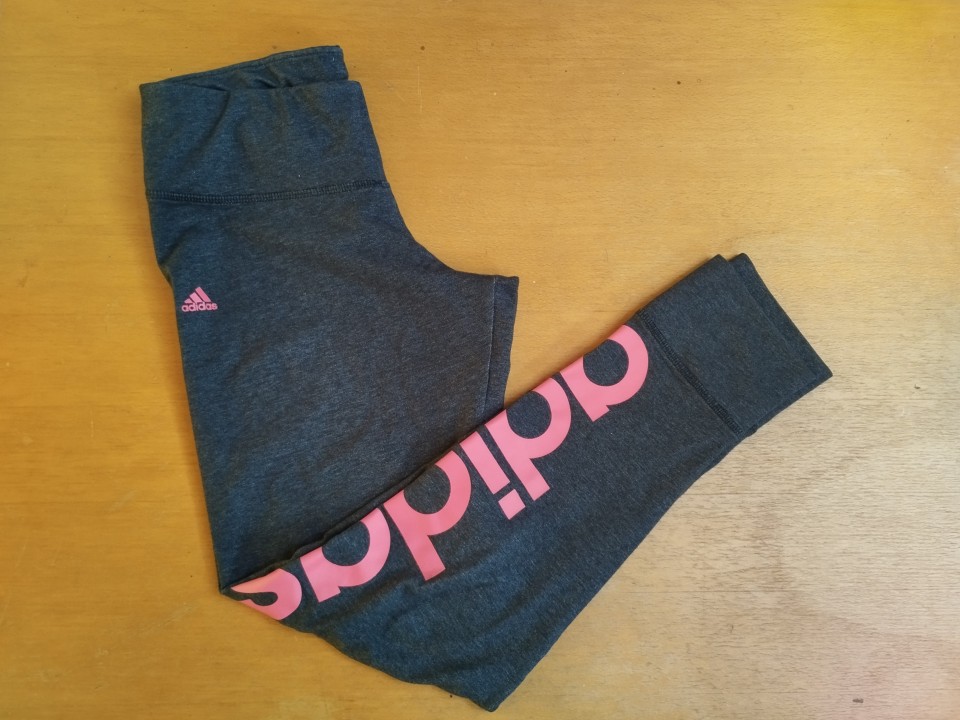 Adidas kapri pajkice  s. = 8 eur