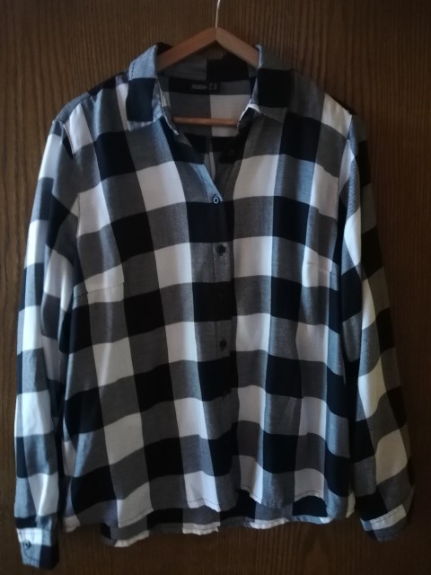 Ženska Srajca 44 = 3 eur