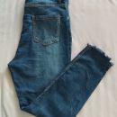 Nove kavbojke 44 = 8 eur