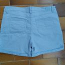 kratke hlače 42 - 44 = 3 eur