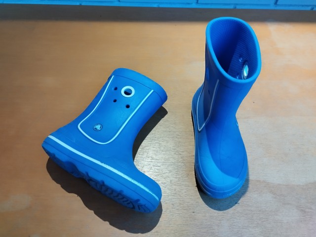 Škornji Crocs j2, 33 = 6 eur