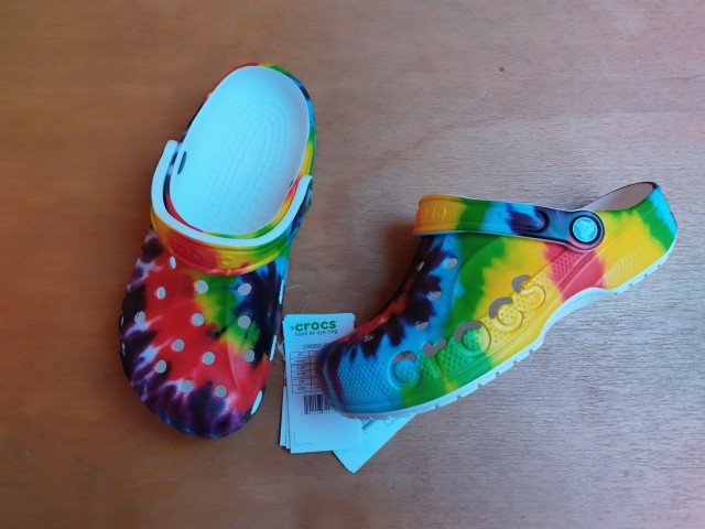 Novi Crocs 37 - 38 = 15 eur