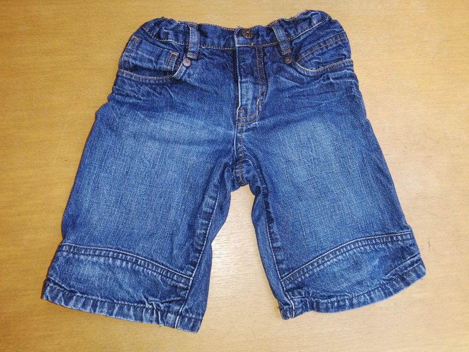 Kratke hlače 104 = 1 eur