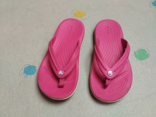 Japonke Crocs j1, 32 - 33 = 5 eur  - foto