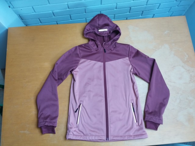 Nova jakna 146 - 152 = 10 eur  - foto