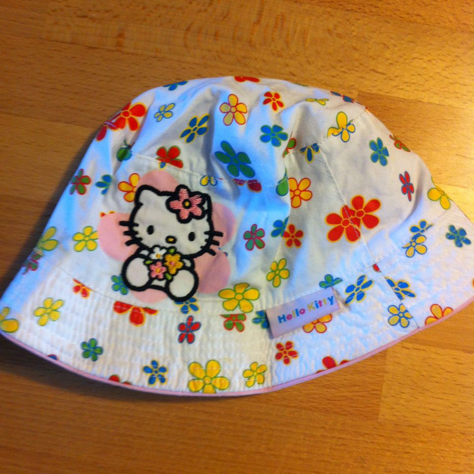 klobuček Hello Kitty