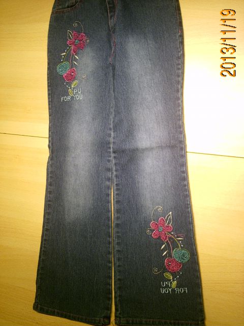 Yeans hlače z vezenino-vel 128