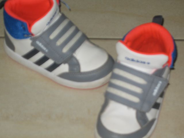 ADIDAS 25,5