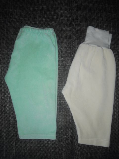 2x hlačke (žabice) do pasu brez stopalov; cena 0,70 eur