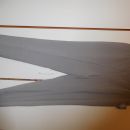 Nov hlačni kostim št. 42 - 20 eur