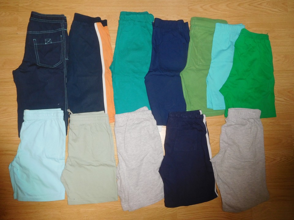 12x kratke hlače 122-128 - 28 eur