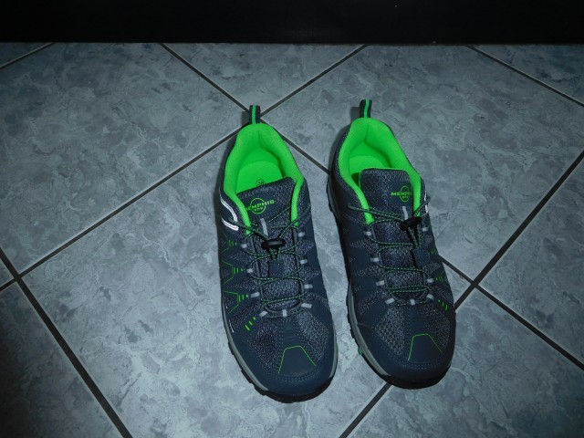 Novi čevlji, copati 38 - 15 eur