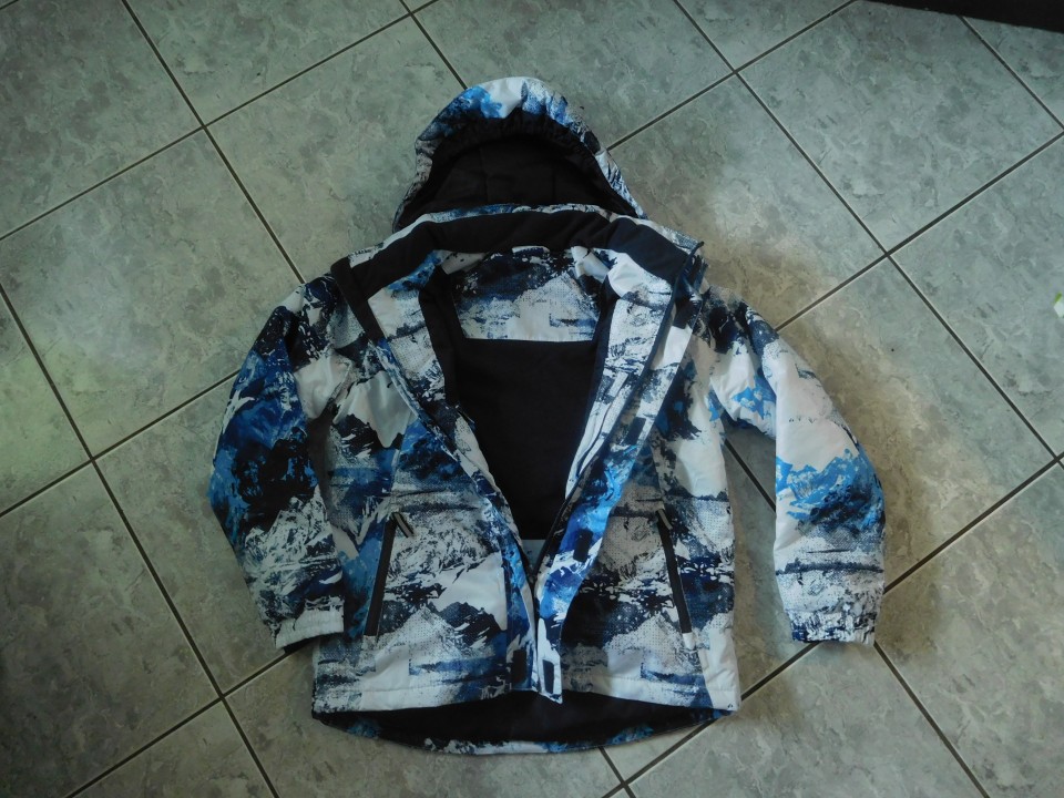 nova bunda 146-152 - 20 eur