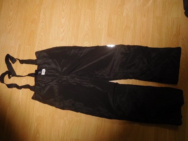 Nove smučarske hlače 146-152 - 12 eur