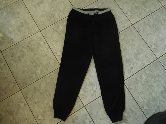 Trenirka 146-152 - 4 eur