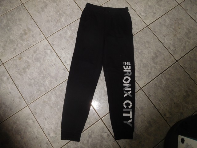 Nova trenirka 146-152 - 6 eur