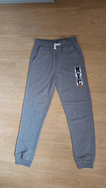 Nova trenirka 146-152 - 6 eur