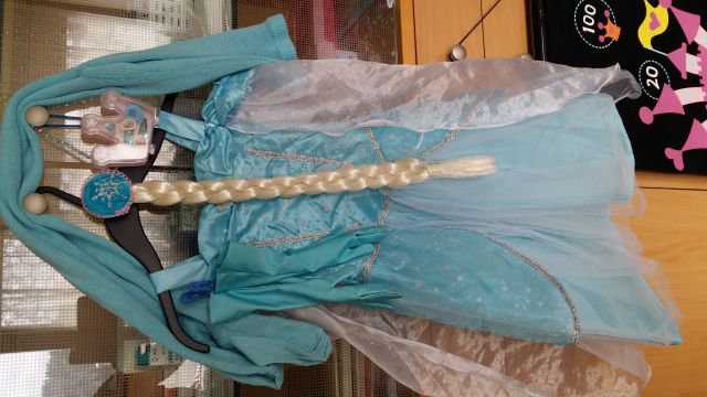 Elsa H&M 110/116 KOMPLET 10€