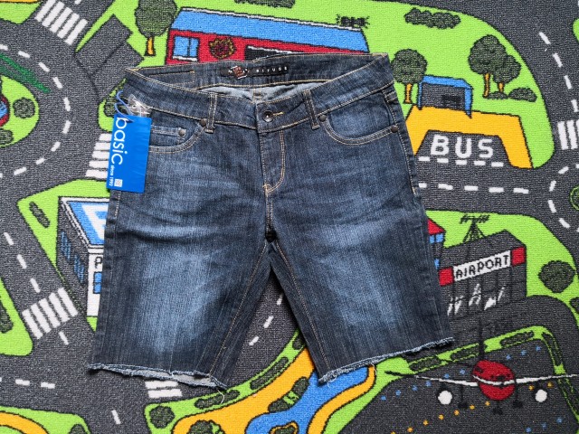 NOVE Krajše jeans hlače M