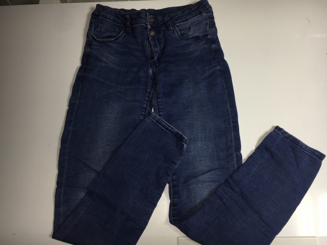 Jeans hlače raztegljive vel.152-7 eur