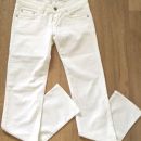 Bele jeans, 26