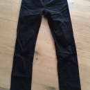 črne jeans hlače