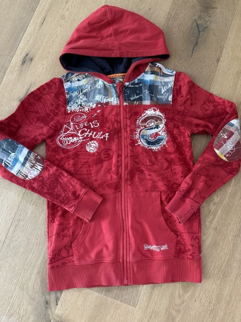 Kapucar z zadrgo desigual