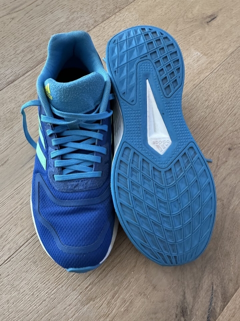Adidas teniske 36