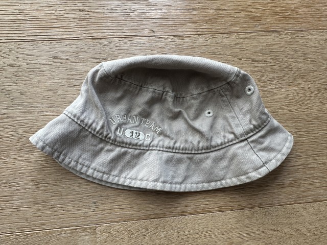 Klobuček Benetton 74