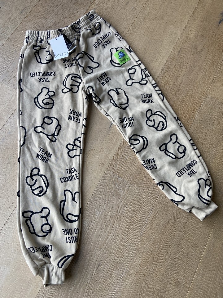 nove hlače od trenirke, Zara
