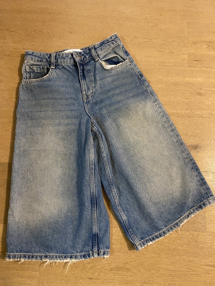 hlače bershka 32