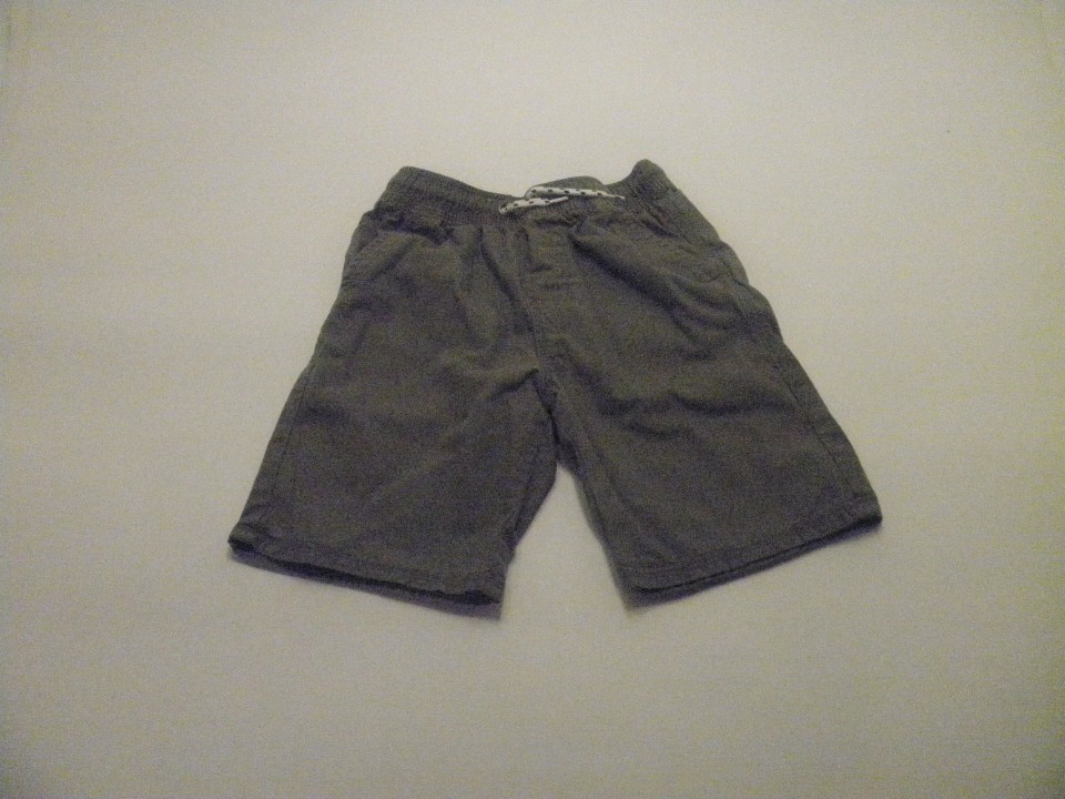 Kratke hlače george 6-7 let,4E