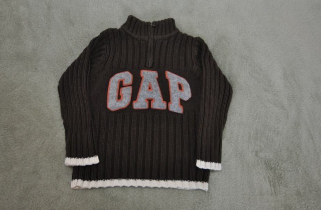 Gap pulover 4-5 let, 5 eur - foto
