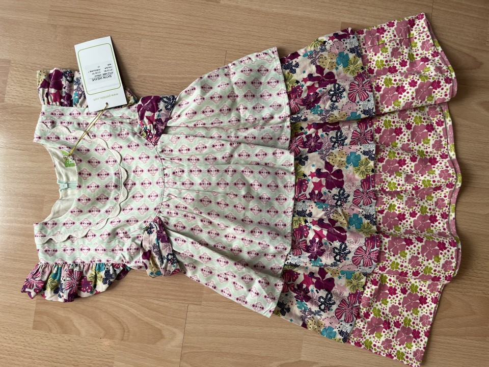 Petitlilo nova obleka 4 leta - foto povečava