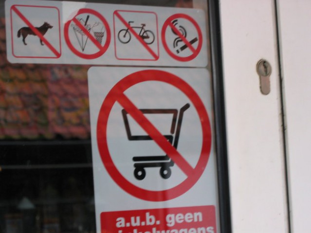 Prinesite s seboj košare in cekarje, nakupovalni voziči so prepovedani :-)