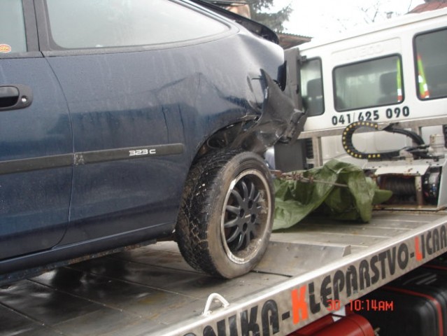 Mazda - razbita - foto