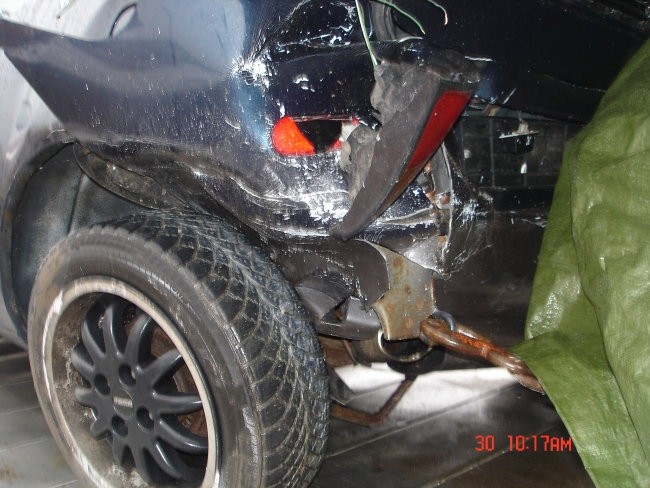 Mazda - razbita - foto povečava
