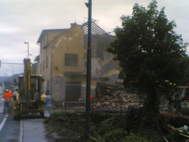 Rušenje Cirarjeve hiše Litija - foto