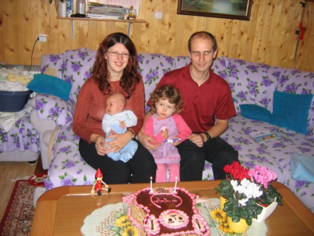Family at Katja's cake