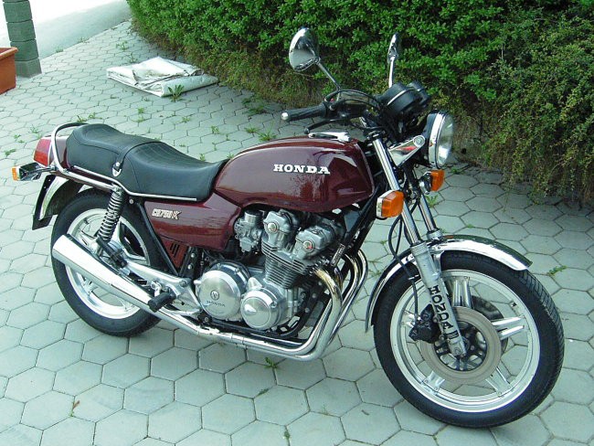 cb 750k lepo ohranjen