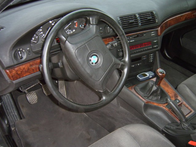 BMW 528i - foto