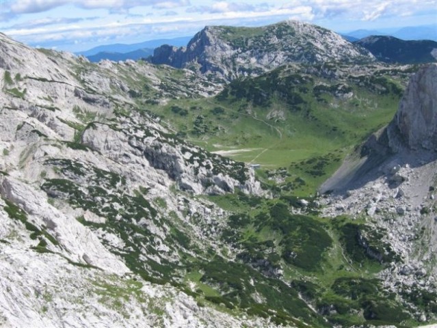 Pogled s Srebrnega sedla na Korošico in okolico (v ozadju Deska)