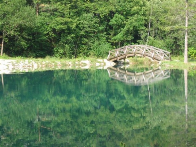 Lep most na jezeru